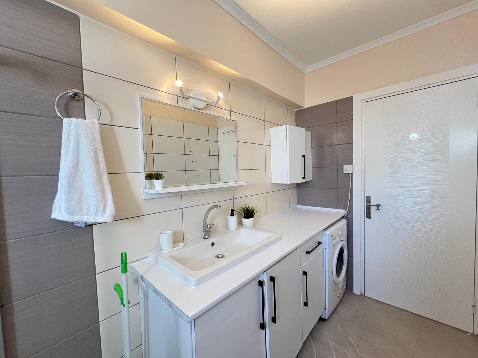 Weekend Apartments 2Br Kirenia Zewnętrze zdjęcie